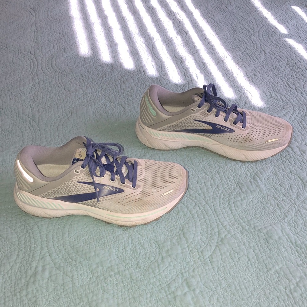 Brooks Adrenaline GTS 22 Sneakers Tennis Running Shoes